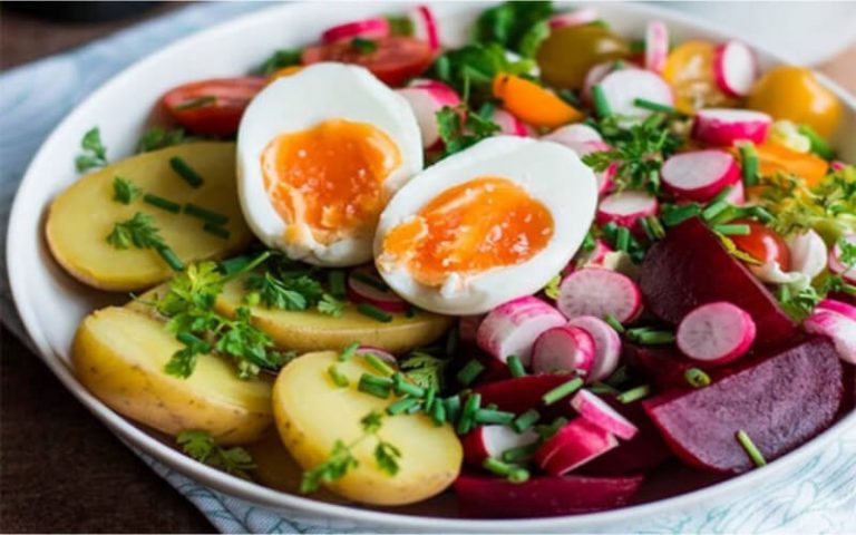 Salade intégrale Oeuf, betterave, pomme de terre.