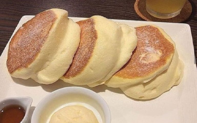 Seuelement 5 étapes pour des pancakes soufflés parfumés vanille
